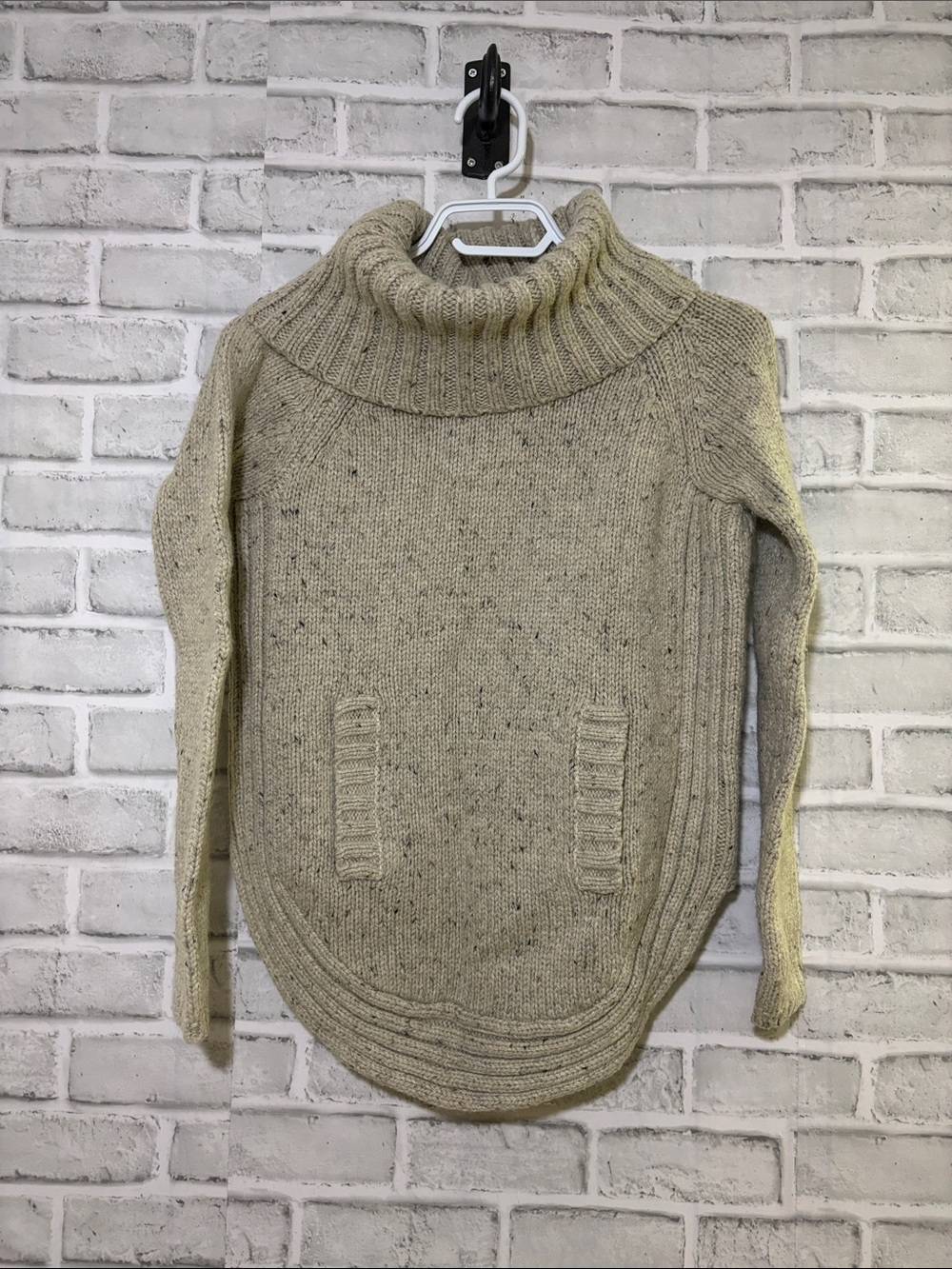 Cynthia Rowley Speckled Cream Turtleneck knit Sweater, SMALL